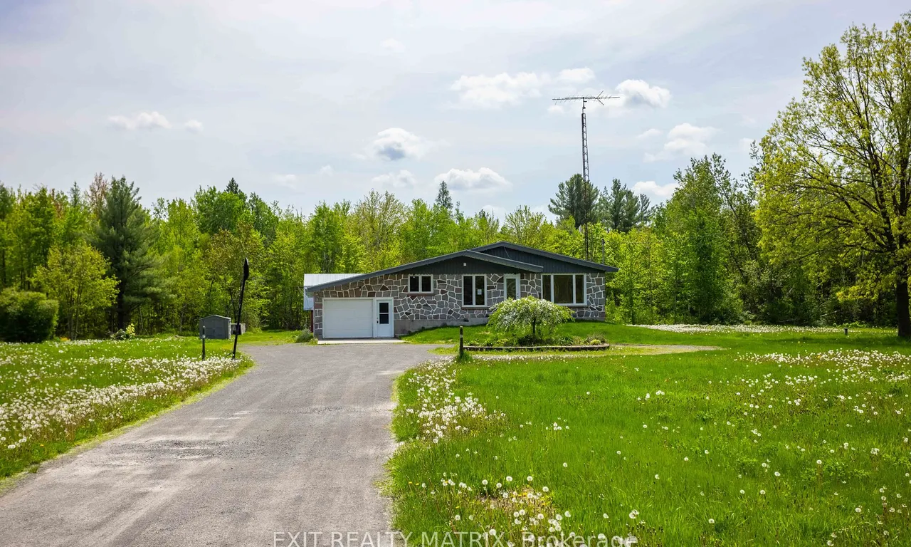 5651 COUNTY RD 17 Rd, Alfred and Plantagenet, ON K0B 1L0