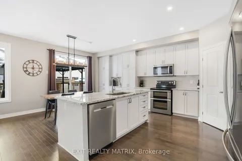 612 Bruxelles St, Russell, ON K0A 1W0