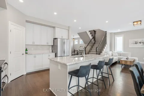 612 Bruxelles St, Russell, ON K0A 1W0