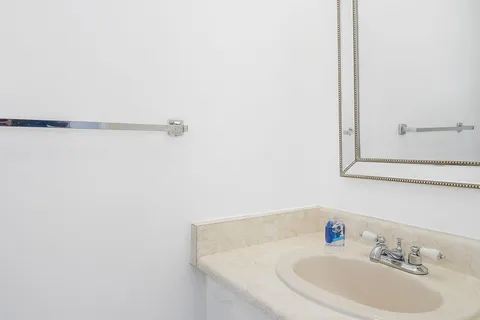 836 TORSA Crt, Britannia Heights - Queensway Terrace N and Area, ON K2B 8P9