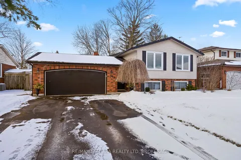 203 Gadsby Ave, Welland, ON L3C 6M2