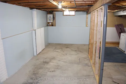 43 Inverness St, Brantford, ON N3V 1A9