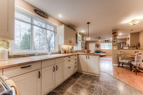32 Holly Trail, Puslinch, ON N3C 2V4