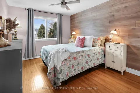 8 Lakeview Ave, Grimsby, ON L3M 3M1