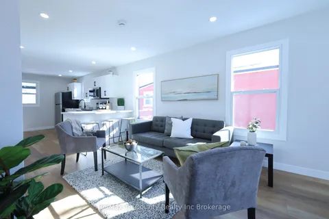 234 East St, London, ON N5Z 2S2