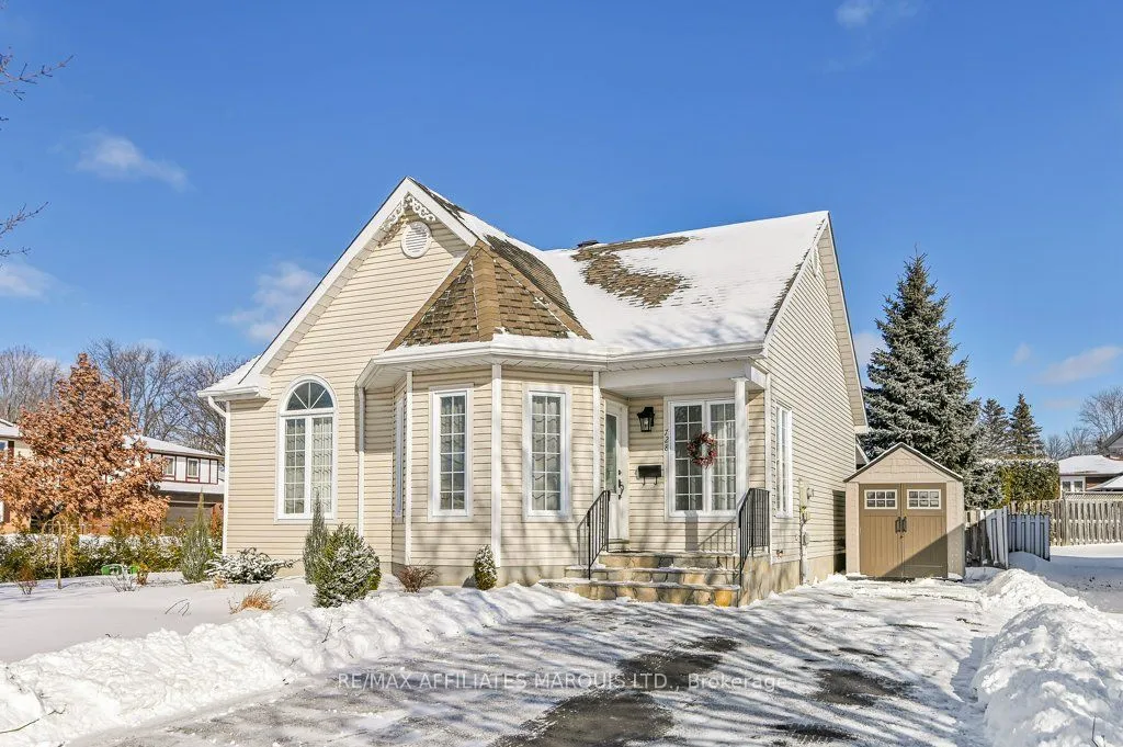 728 Robin Crt, Cornwall, ON K6H 7N4