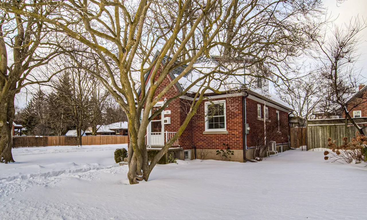 58 Brentwood Ave, Kitchener, ON N2H 2C8