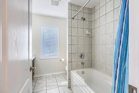 121 Esther Crescent, Thorold, ON L3B 0H1