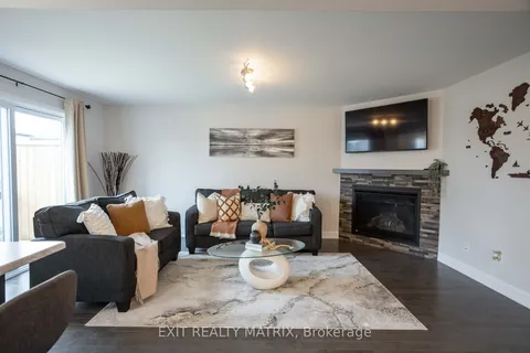 705 AZURE St, Russell, ON K4R 1E5