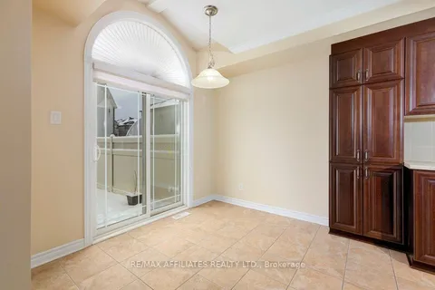 215 Gossamer St, Orleans - Convent Glen and Area, ON K1W 0B9