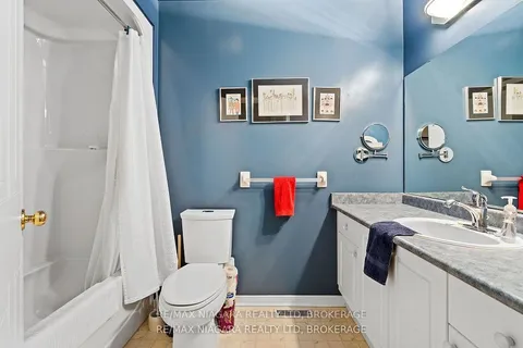 17 Waterview Crt, Welland, ON L3C 7J1