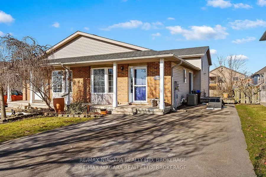 17 Waterview Crt, Welland, ON L3C 7J1