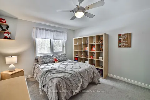 12 Goulding Lane, Mono, ON L9W 6H2