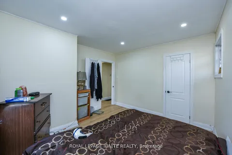 266 Adair Ave, Hamilton, ON L8H 6B2