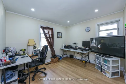 266 Adair Ave, Hamilton, ON L8H 6B2