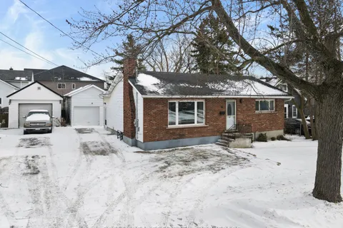74 West St, Thorold, ON L2V 2S5