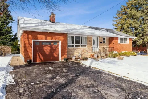 14 Tunbridge Cres, Grimsby, ON L3M 2V9