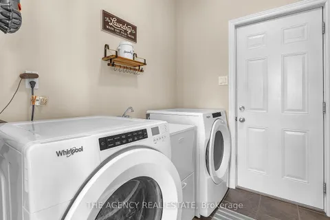 11 Meadowvale Dr, St. Thomas, ON N5P 4P2