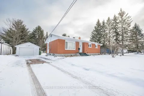 12 William St, Petawawa, ON K8H 2K4
