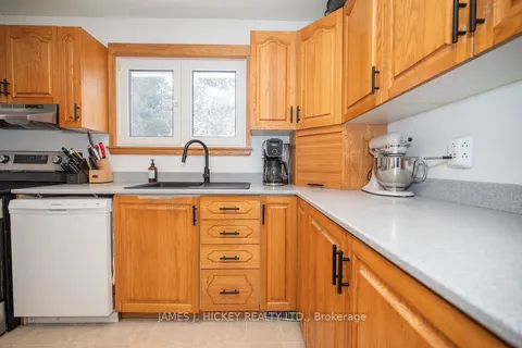 12 William St, Petawawa, ON K8H 2K4