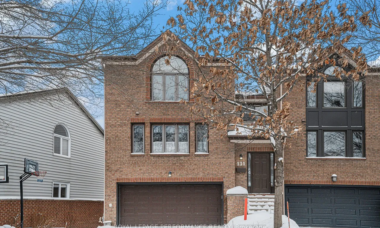 131 Dunbarton Crt, Manor Park - Cardinal Glen and Area, ON K1K 4L6