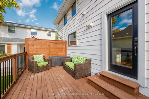 10 BETTS Avenue, Grimsby, ON L3M 2S6