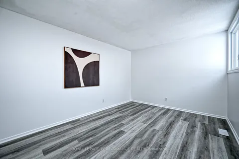 1039 Barwell Ave, Britannia Heights - Queensway Terrace N and Area, ON K2B 8H4