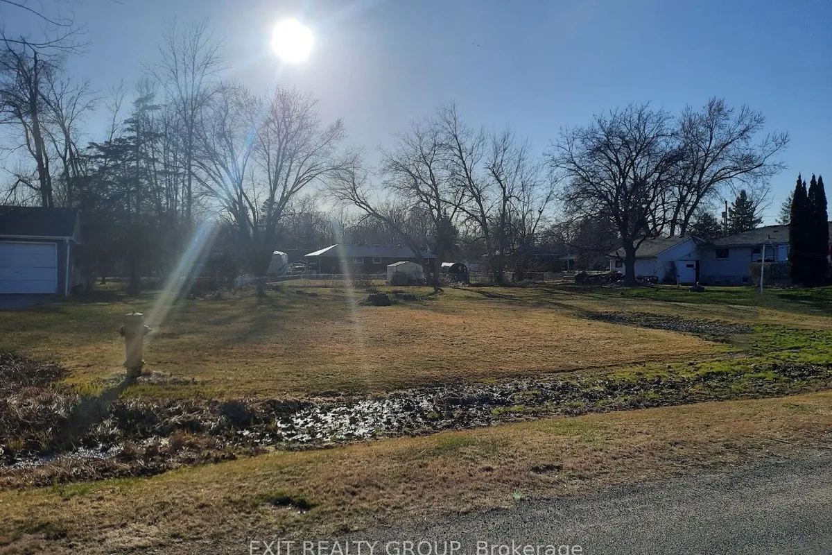 18 Alice Avenue, Quinte West, ON K8V 5P5