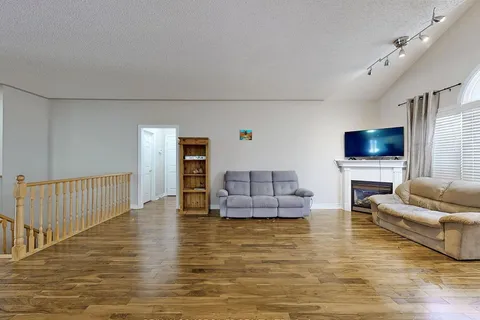 120 Southcrest Dr, Kawartha Lakes, ON L0C 1G0