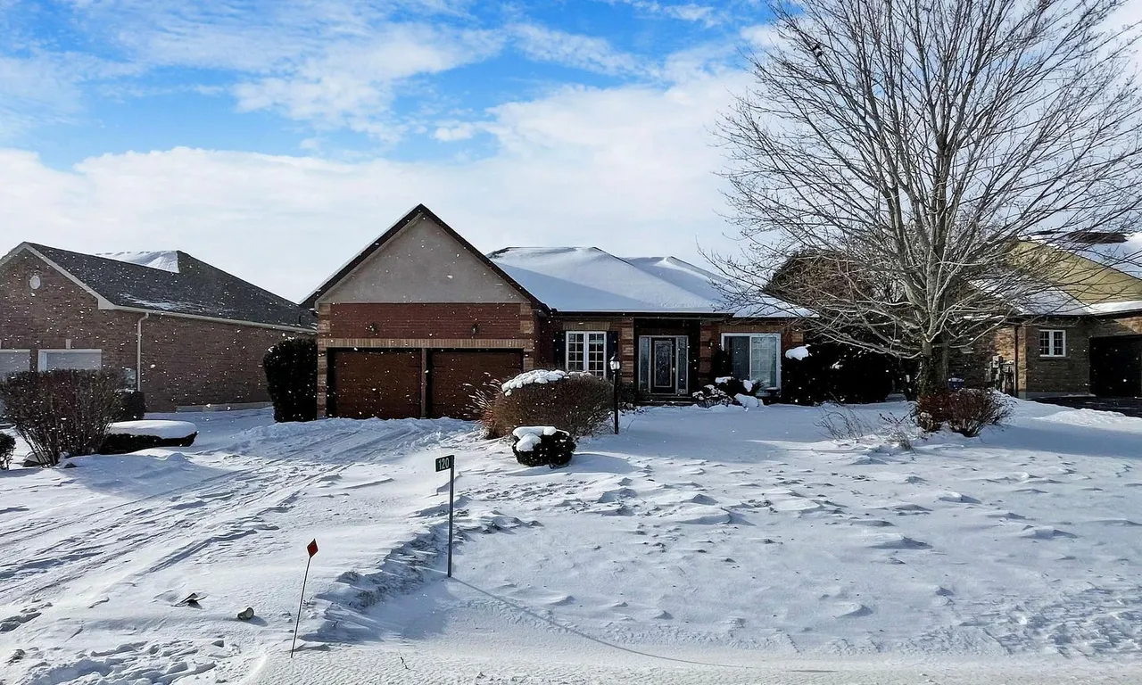 120 Southcrest Dr, Kawartha Lakes, ON L0C 1G0