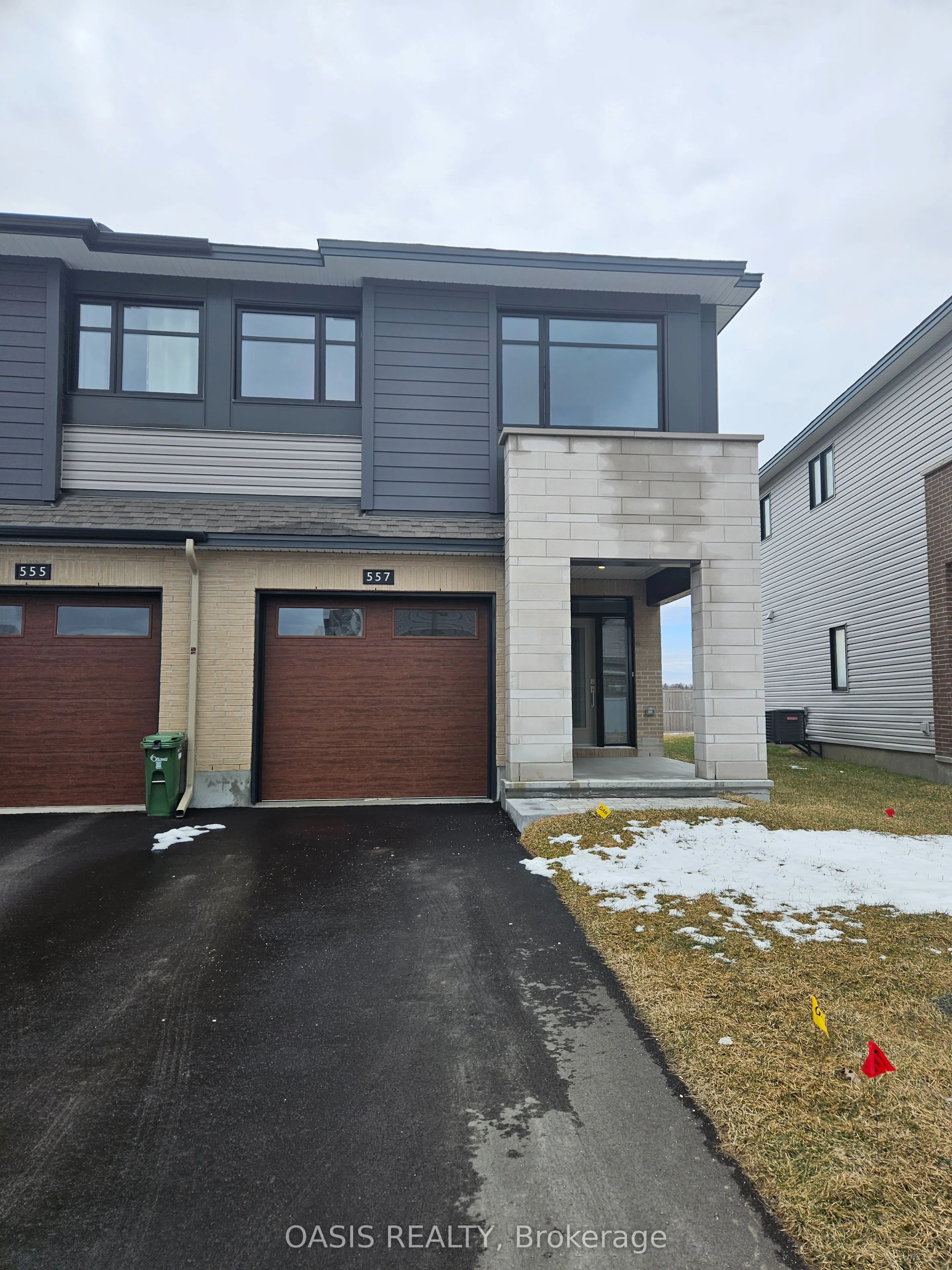 557 Sonmarg Crescent, Barrhaven, ON K2J 7A5