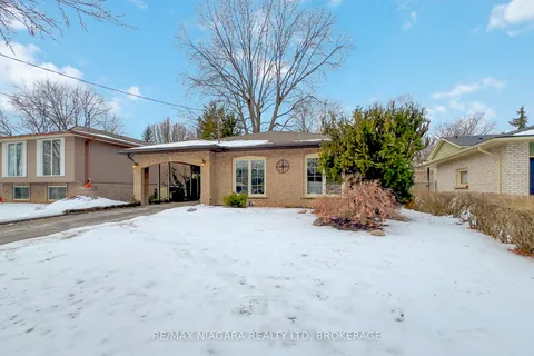 9 Shoreline Dr, St. Catharines, ON L2N 3V7