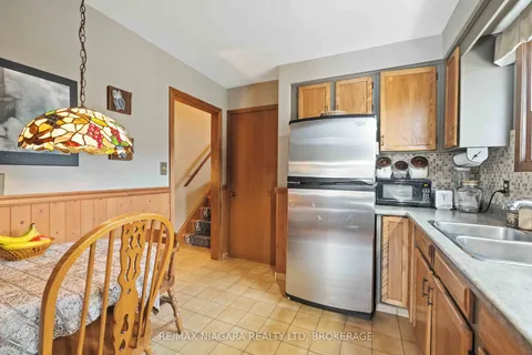 9 Shoreline Dr, St. Catharines, ON L2N 3V7