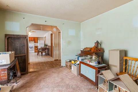 9 The Avenue Rd, Kawartha Lakes, ON K0M 2A0