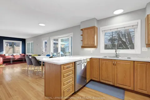 156 Begonia Ave, Alta Vista and Area, ON K1H 6E4