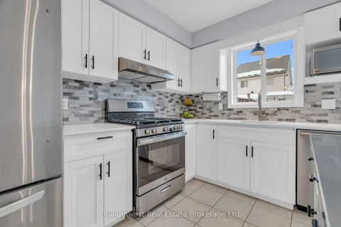 75 Swift Cres, Guelph, ON N1E 7J1