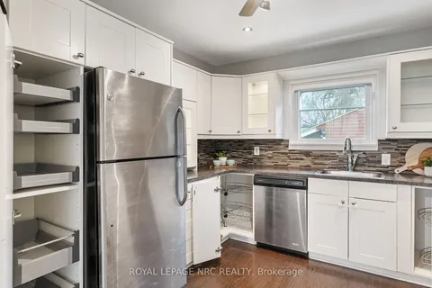79 Powerview Ave, St. Catharines, ON L2S 1W5