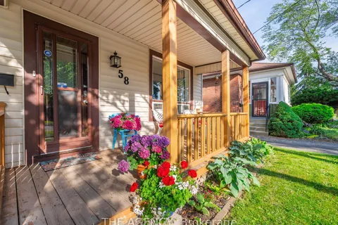 58 Woodland Ave, St. Catharines, ON L2R 5A3