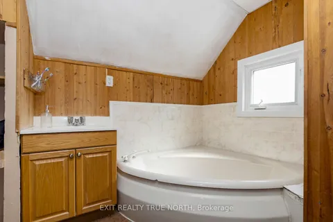 835 11th Street, Owen Sound, ON N4K 3T4