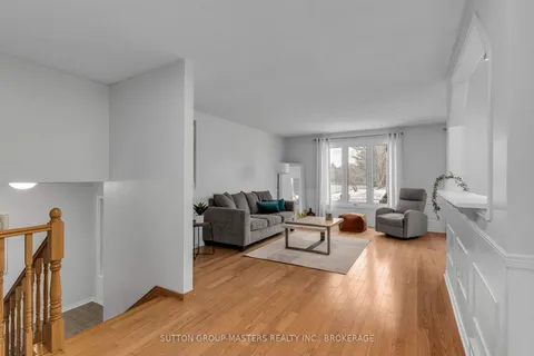 792 Safari Dr, Kingston, ON K7M 6X9