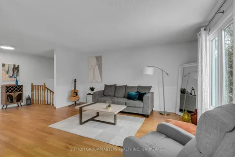 792 Safari Dr, Kingston, ON K7M 6X9