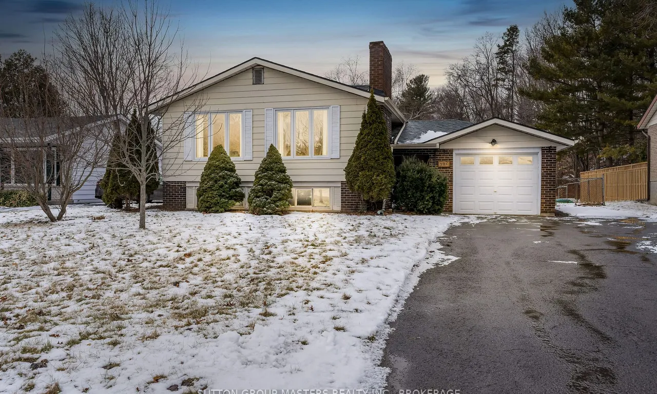 792 Safari Dr, Kingston, ON K7M 6X9