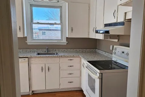 160 Elizabeth Ave, Peterborough, ON K9H 5E3