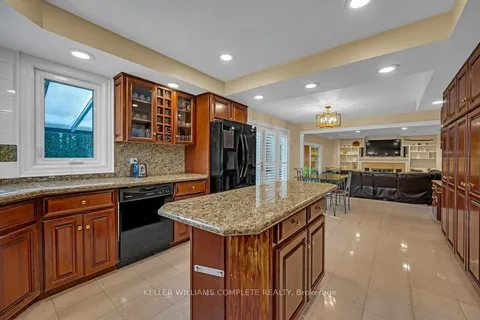 90 Derek Dr, Hamilton, ON L8G 5A7