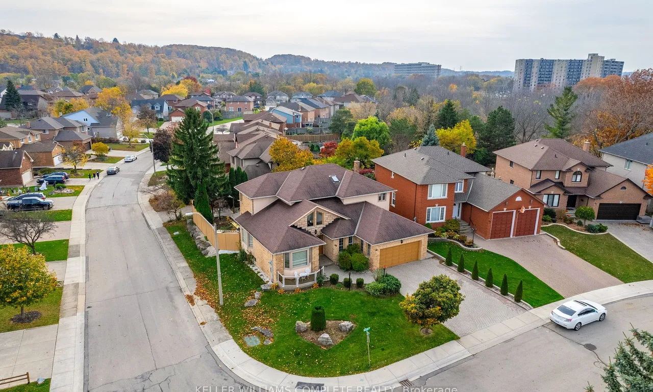 90 Derek Dr, Hamilton, ON L8G 5A7