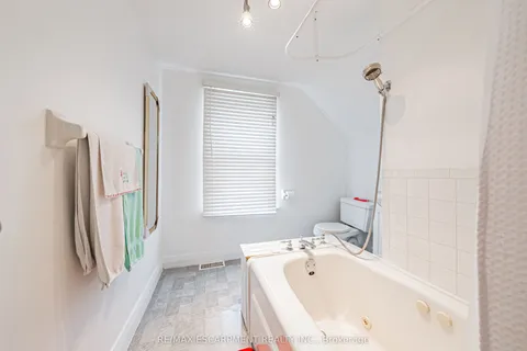 20 York Street, Welland, ON L3B 4A6