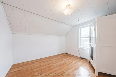 20 York Street, Welland, ON L3B 4A6