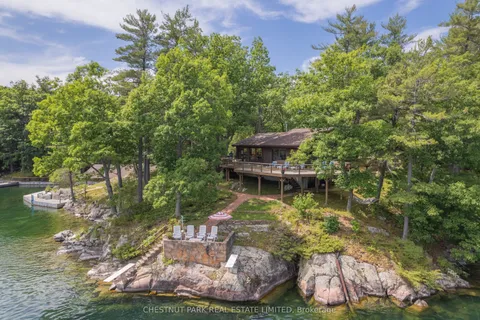 1 Hickey Island N/A, Leeds and the Thousand Islands, ON K0E 1L0