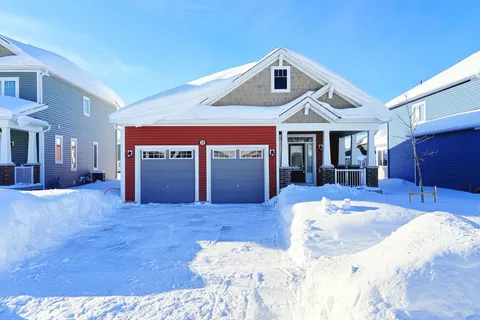 29 Dyer Cres, Bracebridge, ON P1L 0N4