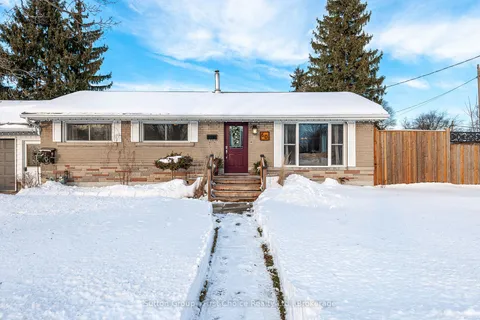60 Woods St, Stratford, ON N5A 1M1